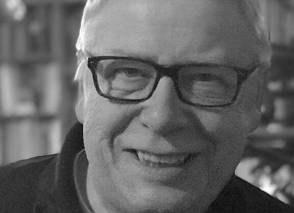 Ein schwarz-weiß-Portrait des verstorbenen Ralf Klagges.